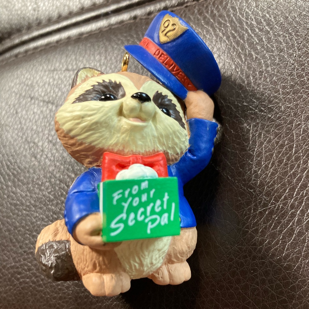 VTG 1992 Secret Pal Hallmark Keepsake Ornament
